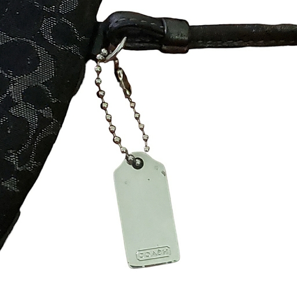 Coach Metallic Silver Black Signature C Metal Hangtag Zippered Canvas Wristlet - Picture 11 of 16